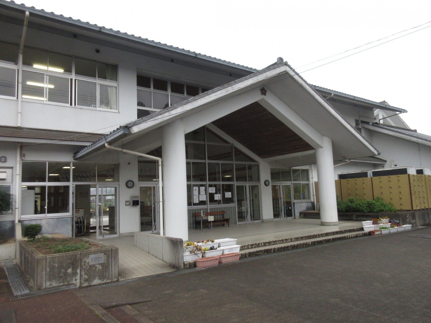 御霊小学校